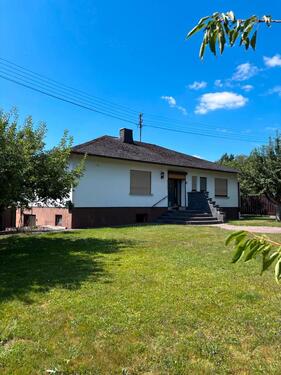 Foto - Freistehendes Ein- bis Zweifamilienhaus