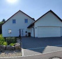Freistehendes Einfamilienhaus mit Doppelgarage und Garten - Wittislingen