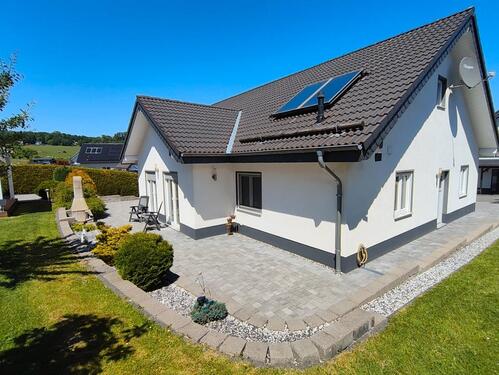 Foto - Gepflegter Bungalow von 2012 - ebenerdig mit Garten und Garage