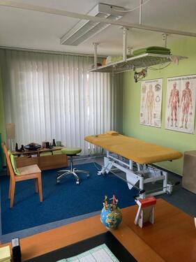 Foto - PraxisBüro 52qm 3 Räume TG-Platz 1. OG m. Fahrstuhl Karlsbad