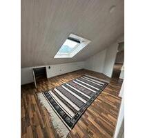 Mietwohnung DG 2 Zimmer - 550,00 EUR Kaltmiete, ca.  90,00 m² in Jungingen (PLZ: 72417)