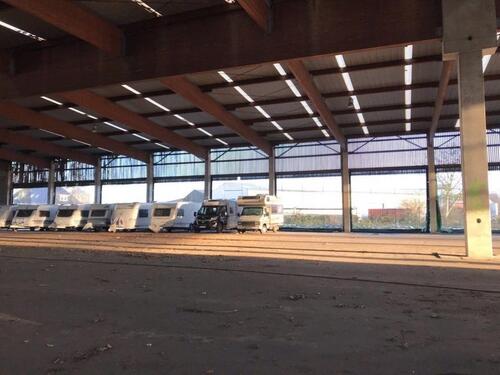 Foto - überdachte Stellfläche Wohnwagen Wohnmobile Boote