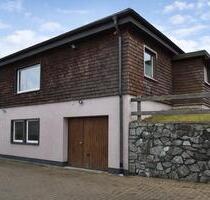 Großzügiges Bungalow mit ausgebautem Dachgeschoss und Garage - Titisee-Neustadt
