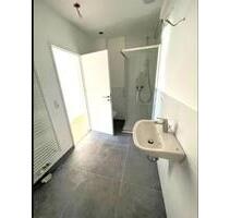 Top renoviertes 1-Zimmer-Dachgeschoss -Stellplatz möglich - Düren