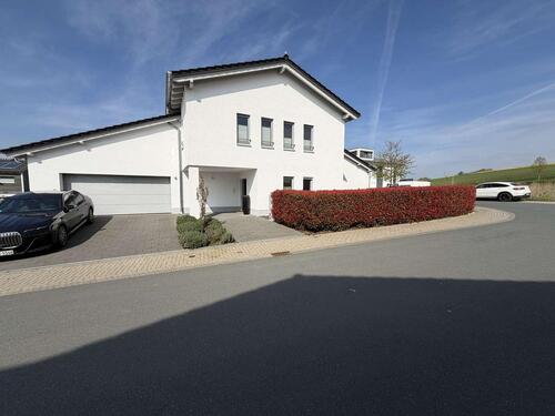 Foto - Exklusive Designvilla zur Miete – Großzügiges Wohnen auf drei Ebenen in Bad Camberg