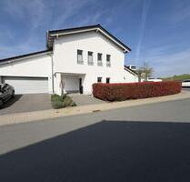 Exklusive Designvilla zur Miete – Großzügiges Wohnen auf drei Ebenen in Bad Camberg