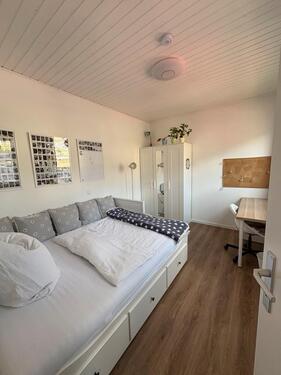 Foto - 1 12 Wg Zimmer ab sofort frei - 400,00 EUR Kaltmiete,