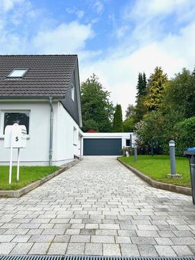 Foto - Exklusiv kernsanierte Doppelhaushälfte mit großzügigem Garten