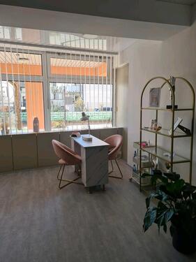 Foto - FensterplatzStuhplatz - 250,00 EUR Kaltmiete,