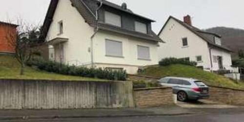 Foto - Schöne, geräumige zwei Zimmer Dachgeschoss-Wohnung