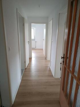 Foto - Ab sofort verfügbar! Wohnung an Single Zwei Personen Haushalt.