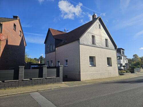 Foto - Mehrfamilienhaus Einfamilienhaus PV, Garten, ruhige Lage