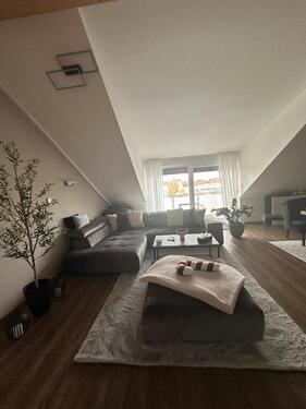 Foto - 3 - Zimmer Wohnung - 1.600,00&nbsp;EUR Kaltmiete, ca.&nbsp; 130,00&nbsp;m&sup2;