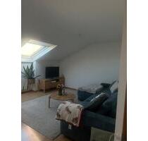 2-Zimmer-Dachgeschosswohnung - 750,00&nbsp;EUR Kaltmiete, ca.&nbsp; 68,00&nbsp;m&sup2; in Nürtingen (PLZ: 72622)