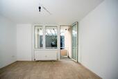 Foto - ** Modern sanierte 2-Zimmer-Wohnung mit schöner Loggia **