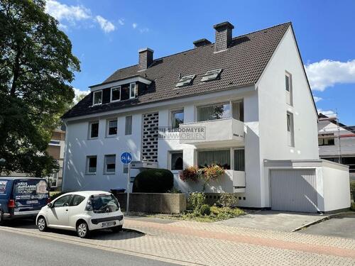 Foto - Frisch renoviert: Moderne 2,5-Zimmer-DG-Wohnung mit Küche, Balkon und Garage + Stp