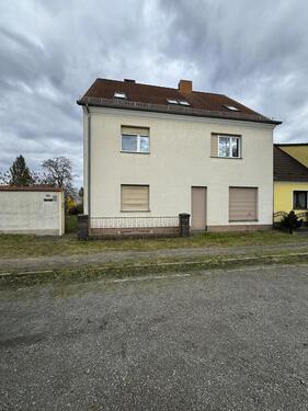 Foto - Großes Einfamilienhaus - 70.000,00&nbsp;EUR Kaufpreis, ca.&nbsp; 235,00&nbsp;m&sup2;