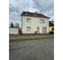 Großes Einfamilienhaus - 70.000,00&nbsp;EUR Kaufpreis, ca.&nbsp; 235,00&nbsp;m&sup2; in Lauchhammer (PLZ: 01979)