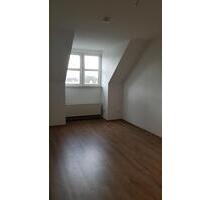Top Dachgeschoss Wohnung FFM Niederrad 1.190 ,- Warmiete - Frankfurt am Main