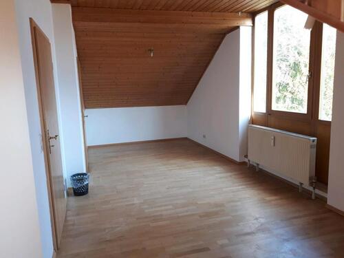 Foto - 1 Zimmer Dachgeschoßwohnung zur Miete in Tüßling