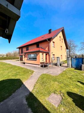 Foto - Einfamilienhaus mit Einliegerwohnung in ruhiger Lage