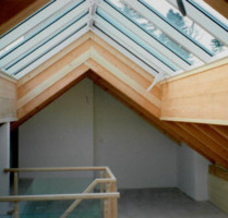 Helle Dachgeschosswohnung mit Galerie und Lichtfirst – Attraktive - München Aubing-Lochhausen-Langwied
