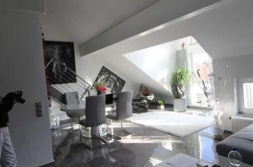 Foto - zentrale 2 Zimmer- Wohnung mit Balkon, Küche und Tiefgaragenstell