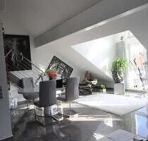 zentrale 2 Zimmer- Wohnung mit Balkon, Küche und Tiefgaragenstell - Mannheim Käfertal