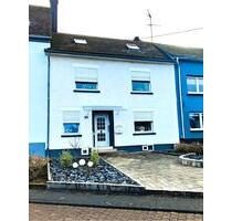 Massives Einfamilienhaus Reihenmittelhaus in zentraler Lage in H - Hermeskeil