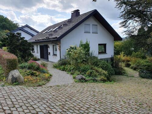 Foto - Charmantes Einfamilienhaus mit großem Grundstück in zentr. Lage