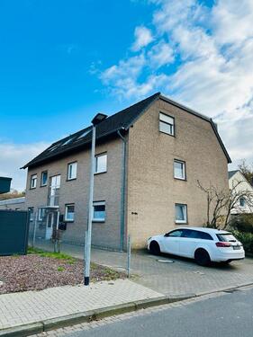 Foto - Moderne 3-Zimmer-Wohnung mit Balkon, neuer Küche & Stellplatz