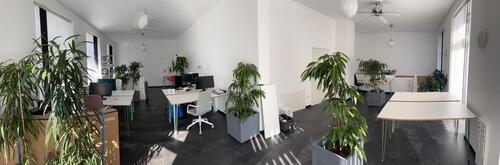 Foto - Tisch in Gemeinschaftsbüro, 2 Plätze verfügbar