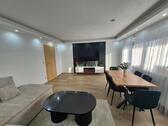 Foto - Attraktive 4-Zimmer-Wohnung mit Balkon, Garage und Garten
