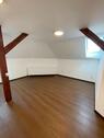 Foto - Helle sanierte Dachgeschoss Wohnung mit Einbauküche