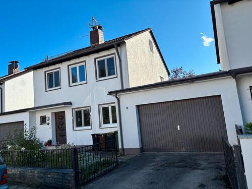 Foto - Reihenhaus zu vermieten - 1.950,00 EUR Kaltmiete,