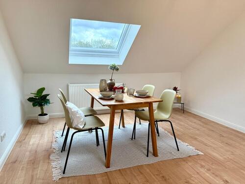 Foto - Lichtdurchflutete Dachgeschosswohnung in ruhiger Lage