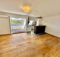 Bezugsfreie Dachgeschosswohnung mit Stellplatz - Berlin Friedrichshain-Kreuzberg