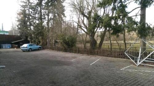 Foto - Stellplatz in FRANKFURT ENKHEIM auf privatem Grundstück