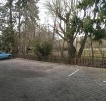 Stellplatz in FRANKFURT ENKHEIM auf privatem Grundstück - Hainburg