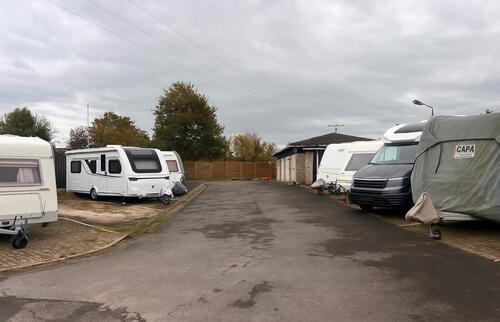 Foto - Stellplatz WohnwagenWohnmobil inkl. Strom u. Wasser