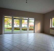 IHR LADEN IM ZENTRUM VON HOLLENSTEDT