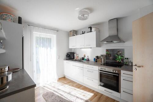 Foto - Großzügige, helle 4-Zimmer-Wohnung mit 2Carports