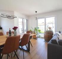Lichtdurchfluteter Neubau mit Südbalkon und Traumblick! - Bad Dürkheim