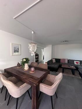 Foto - Ideal geschnittene 3-Zimmer-Wohnung mit Einbauküche & Garage in E