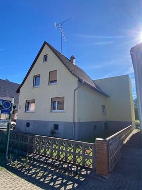 Foto - Zweifamilienhaus mit großem Garten, Garage & Ausbaupotenzial