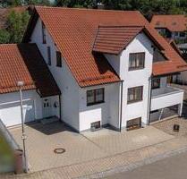 Großzügige 4-Zimmer-Wohnung mit Balkon,Garten,Garage & Stellplatz - Dietenheim