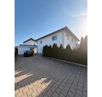 Moderne Doppelhaushälfte - 1.490,00&nbsp;EUR Kaltmiete, ca.&nbsp; 140,00&nbsp;m&sup2; in Aholfing (PLZ: 94345)