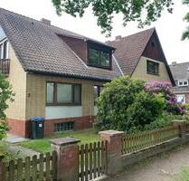 helle 3-Zimmer-Wohnung mit Dachterrasse + ausgebautem Spitzboden - Hamburg Wandsbek