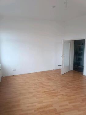 Foto - Helles WG-Zimmer in zentraler Lage