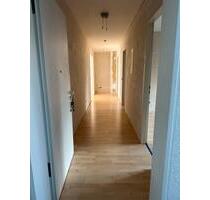 2-Zi.-Wohnung 67 m² Balkon, komplett saniert, neue EBK -Uedesheim - Neuss Gnadental